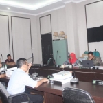 Dinkes saat rapat dengan Komisi IV membahas kasus DBD.