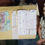 Supriyono beserta barang bukti diamankan di Mapolsek Paron.