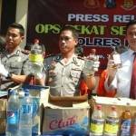 Polres kediri saat menggelar hasil tangkapan dan sitaan Operasi Pekat Semeru. (foto: dendi martoni/BANGSAONLINE)