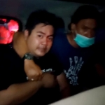 Ayah tiri korban diduga pelaku (kiri) penganiayaan hingga meninggal, saat diamankan petugas.