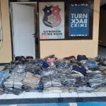 Barang bukti hasil pencurian di Toko Sumber Murah Walikukun, Kecamatan Widodaren, Kabupaten Ngawi.