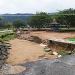 Beberapa infrastruktur di Pacitan rusak akibat bencana. foto: ilustrasi