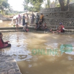 Wisata pemandian air hangat di Desa Kedungjambe, Kecamatan Singgahan, Kabupaten Tuban dipercaya bisa menghilangkan pegal-pegal.