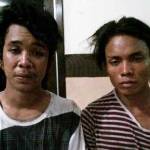 Kedua tersangka jambret yang tertangkap. foto: ekoyono/ BANGSAONLINE