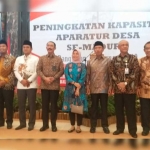 Sekjen Kemendagri Hadi Prabowo, Dirjen Bina Pemerintahan Desa Dr. Nata Irawan, Kepala Balai Besar Malang Pemerintahan Desa Edy Supriyanto, Ketua Komisi II DPR RI Zainuddin Amali, Anggota V BPK RI Ir. Isma Yatun, M.T, serta Bupati Bangkalan Abdu Latif Imron.