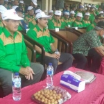 Kakanwil Kemenag Prov Jatim Drs H Syamsul Bahri MPdI (kiri), bersama Wakil Gubernur Jatim Drs H Saifullah Yusuf saat membuka Aksioma 2017 di Kediri.