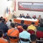 Para bacaleg DPRD Kota Blitar memperoleh penjelasan dari KPUD setempat. 