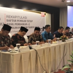 Komisioner KPU Jatim saat pleno penetapan DPTHP 2 Pemilu 2019 di hotel Elmi, Surabaya. Foto : DIDI R/BANGSAONLINE