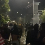 Tangkapan layar saat dua kelompok remaja dari Desa Banyutengah dan Desa Campurejo, Kecamatan Panceng, terlibat tawuran.foto: ist.