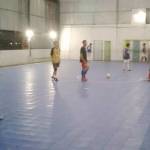 Tim futsal RPS Tuban saat uji coba dengan tim futsal UKM UNIROW Tuban. foto: suwandi/ BANGSAONLINE