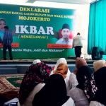 Suasana deklarasi Ikbar telah mulai. Massa relawan hadir dalam acara majunya paslon bertagline Mojokerto Adil Makmur itu.