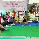 Bawaslu Mendengar dan Ngopi Bareng juga saat dilaksanakan di sejumlah tempat terbuka, salah satunya Pasar Tosari.