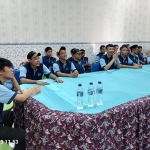 Para peserta didik yang terdiri dari 21 WPB Lapas Kelas I Madiun saat mengikuti pendidikan kesetaraan.