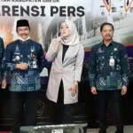 Wabup Moh. Qosim bersama Tim Gugus Tugas Pencegahan Corona Pemkab Gresik. foto: ist.