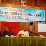 Konferensi PWI Blitar yang dipimpin Sekretaris PWI Jatim, Mahmud Suhartono.