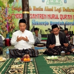 Paslon Qosim-Alif dalam acara peringatan Maulid Nabi Muhammad SAW di Ponpes Nurul Qur