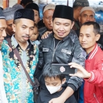 Muhammad Fawait, SE, M.Sc, Ketua Fraksi Partai Gerindra DPRD Jatim saat diajak berfoto. foto: istimewa