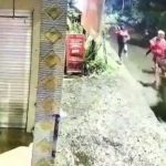 Tangkapan layar CCTV detik-detik penyerangan pemotor oleh sekelompok pemuda di Bangkalan