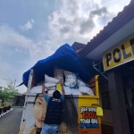 Truk yang mengangkut 9 ton pupuk subsidi yang berhasil diamankan Polres Sampang