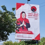 Baliho Puan Maharani yang dipasang di Perempatan Sukorejo, Kecamatan Gurah, Kabupaten Kediri. (foto: MUJI HARJITA/ BANGSAONLINE)