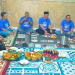 Pendukung Bayu Airlangga menggelar doa dan santunan bersama anak yatim di Asrama XIII Sulaiman Bilqis Pondok Pesantren Darul Ulum, Jombang. Foto: Ist