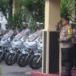 Kapolres Ngawi, AKBP Dwiasi Wiyatputera, saat memimpin apel gelar pasukan Operasi Zebra Semeru 2022.