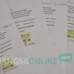 Surat pernyataan menolak pendirian pengelolan pasir kuarsa dari warga Dusun Kradenan, RT 04/ RW 02 Desa Sukolilo, Kecamatan Bancar, Tuban. foto: BANGSAONLINE