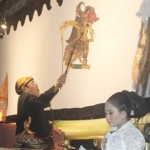 SEMALAM SUNTUK: Pagelaran wayang kulit, di Pendopo Delta Wibawa, Jumat (21/2) malam.