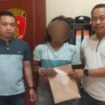 Pelaku saat diamankan anggota Polsek Ngimbang