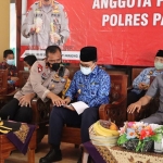 Forkopimda Kabupaten Pamekasan saat berkumpul dan mengikuti Zoom Meeting dengan Kapolri.