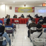 Sosialisasi pengawasan pemilu yang digelar Panwascam Dukuh Pakis menggandeng KPU Surabaya dan Forkopimcam.