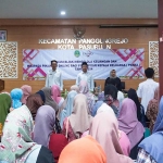 Sosialisasi bertajuk "Edukasi Bijak Mengelola Keuangan dan Waspada Pinjaman Online bagi Perempuan Kepala Keluarga (Pekka)" yang digelar Pemkot Pasuruan.
