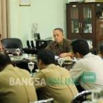 Suasana rapat komisi C DPRD Jombang bersama BLH terkait pertambangan, Selasa (20/9). foto: ROMZA/ BANGSAONLINE