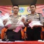 Polres Sidoarjo gelar press release hasil operasi tumpas narkoba kemarin. foto: catur andy/ BANGSAONLINE