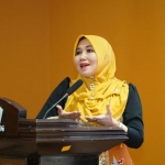 Anggota DPD RI Lia Istifhama saat menghadiri rapat Koordinasi Teknis (Rakortek) Bidang Kaderisasi dan Pemuda DPD Golkar Jatim.