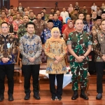 Gubernur Jatim, Khofifah Indar Parawansa, saat rakor bersama Forkopimda dan pihak terkait. (Ist)