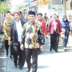Wali Kota Pasuruan saat menyambut kedatangan rombongan Komisi X DPR RI.