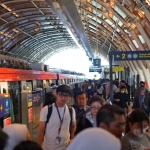 Penumpang memadati stasiun saat uji coba LRT Jabodebek