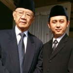 Almarhum Dr (HC) Ir KH Salahuddin Wahid (Gus Sholah) dan Ustadz Amin Zein. foto: istimewa