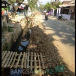 Normalisasi dan pembangunan gorong-gorong di Kecamatan Kerek yang mandek. 