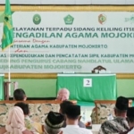 Gus Barra memberikan sambutan dalam kegiatan pelayanan terpadu Sidang Keliling Isbat Nikah.