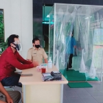 Suasana Pintu Masuk Gedung DPRD Lamongan. (foto: ist)