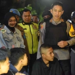 Wali Kota Kediri, Vinanda Prameswati, bersama aparat saat memberikan nasihat kepada warga Kota Kediri. (Ist)