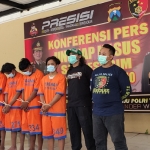 Para pelaku saat dirilis di Mapolresta Sidoarjo.