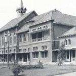 Foto sekolah umum Cor Jesu di Jl. Jaksa Agung Suprapto, Klojen Kota Malang yang diambil puluhan tahun silam. Bangunan ini ditetapkan sebagai cagar budaya oleh Pemkot Malang, bersama 31 bangunan lainnya. foto: Arsip Pemkot Malang.