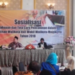 Sosialisasi Tahapan dan Tata Cara Pencalonan dalam Pemilihan Walikota dan Wakil Walikota Mojokerto 2018 di Aula Hotel Raden Wijaya KPU, diikuti oleh para pengurus parpol dan calon kepala daerah di Kota Mojokerto. Foto: YUDI EKO P/BANGSAONLINE