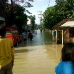 banjir.... ini ujian atau adzab dari tuhan? foto:eky nur hadi/BangsaOnline