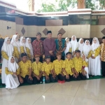 Bupati Tuban bersama sejumlah pengurus Pemuda Muhammadiyah Tuban.