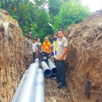 Tim BPBD bersama Satpol, BBWS, Pemdes, TNI, dan Polri langsung mendatangi lokasi guna melakukan pengecekan kondisi tanggul.