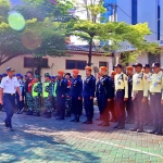 Kadaop 7 Madiun meninjau pasukan. (Ist)